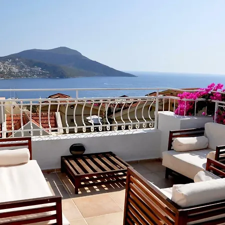 Korsan * Kalkan